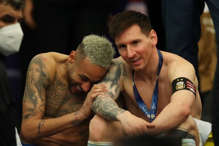 Lionel Messi con Neymar