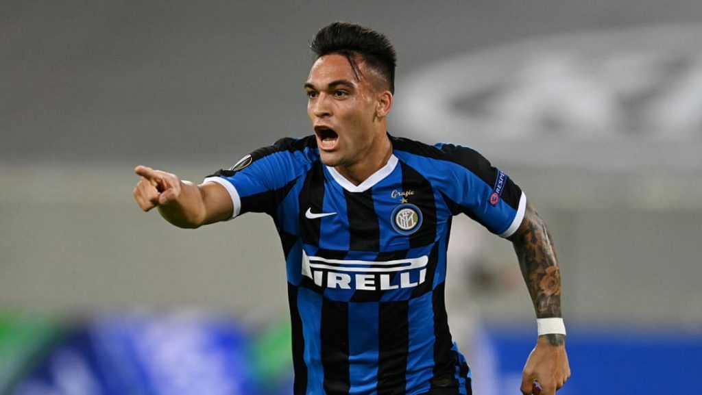 Lautaro Martínez, delantero argentino del Inter de Milán, mostrando su juventud y talento goleador