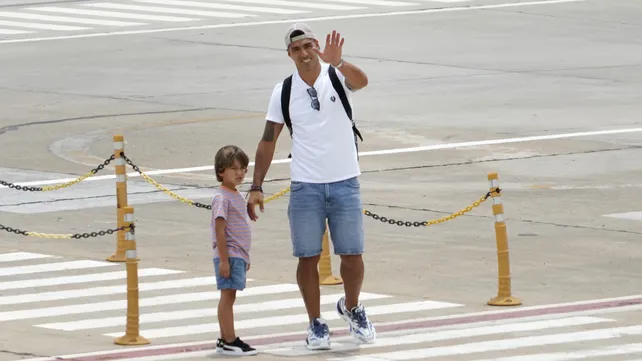 Luis Suárez llegó a Rosario para pasar las fiestas con Messi