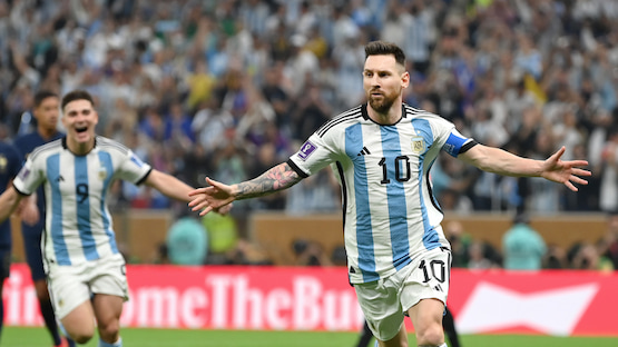 cuanto mide messi