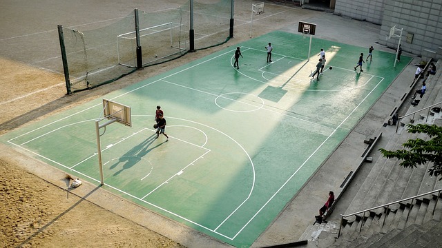 de cuantos jugadores se compone un equipo de baloncesto

