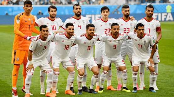 Selección de fútbol de Irán posando antes de un partido del Mundial.